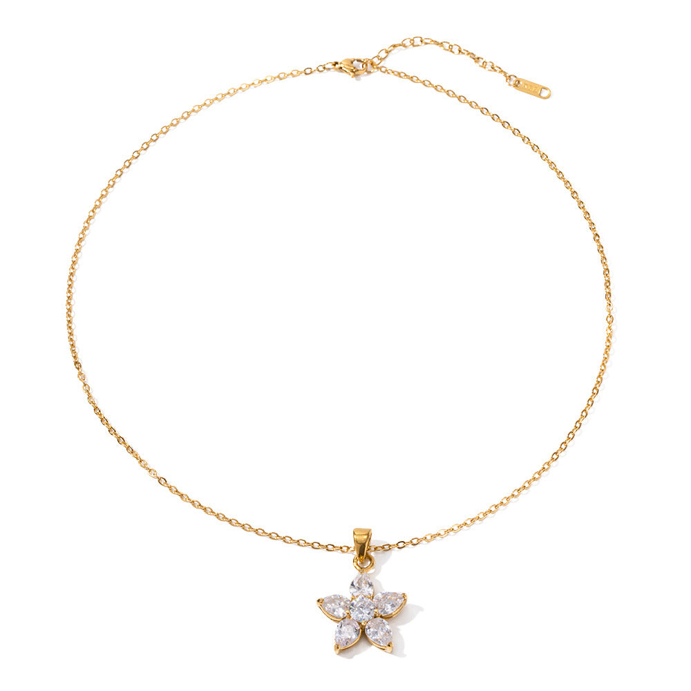 18K Gold Exquisite Dazzling Five Petal Flower Inlaid White Zircon Design Versatile Pendant Necklace