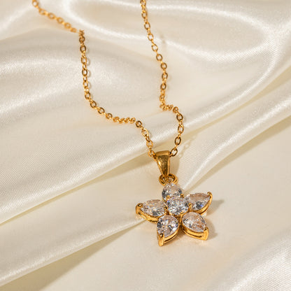 18K Gold Exquisite Dazzling Five Petal Flower Inlaid White Zircon Design Versatile Pendant Necklace