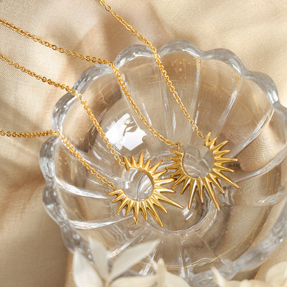 18K gold trendy and fashionable C-shaped star design simple style necklace